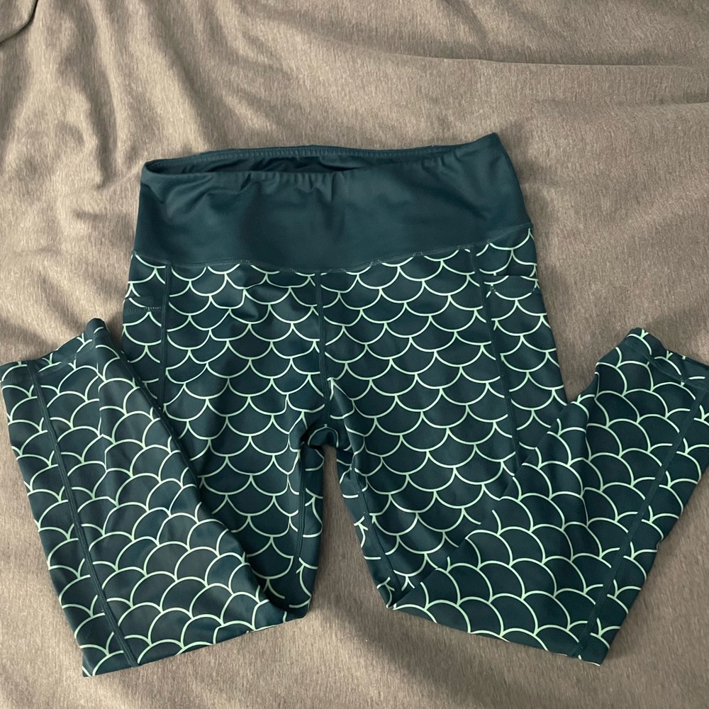 Medium Siren Capri Leggings